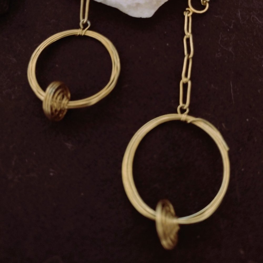 Golden Metal Wire Knit Dangling Clip-on Earrings